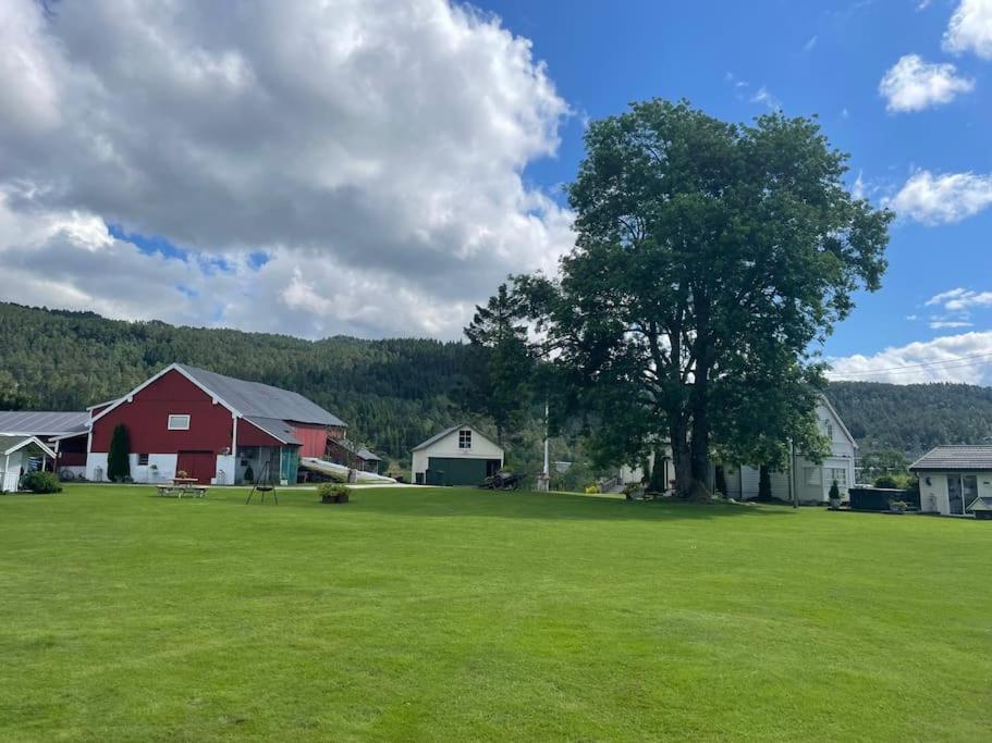 Nakkentunet - Familievennlig Hus Pa Gardstun. Holiday home *