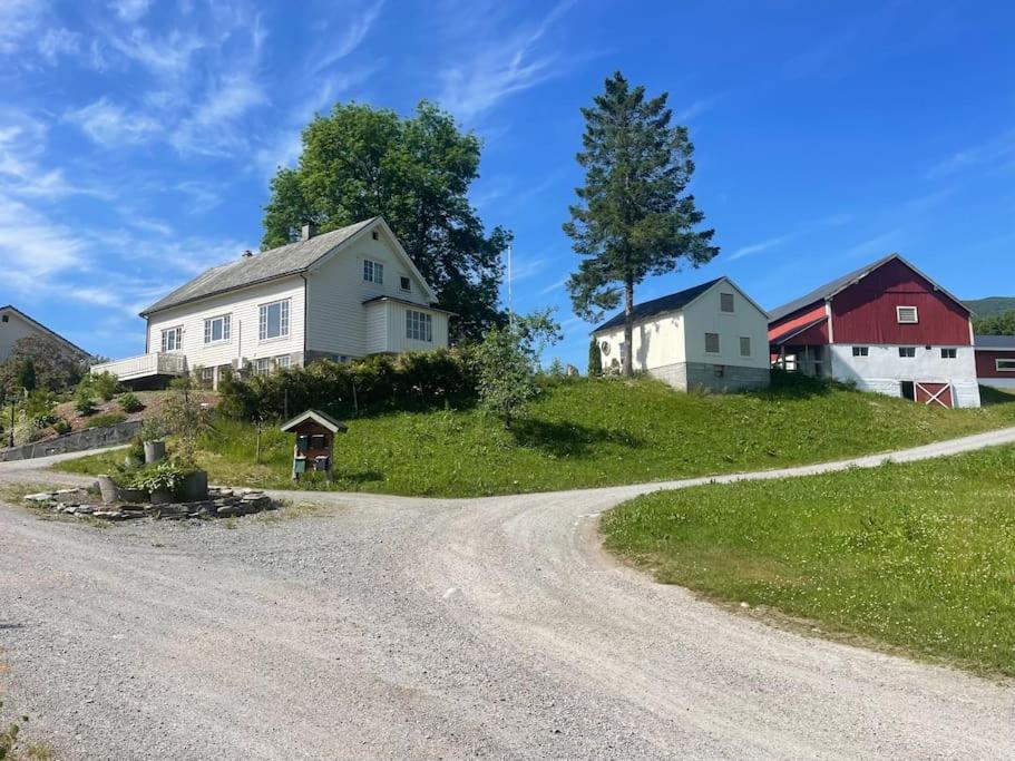 Holiday home Nakkentunet - Familievennlig Hus Pa Gardstun. *
