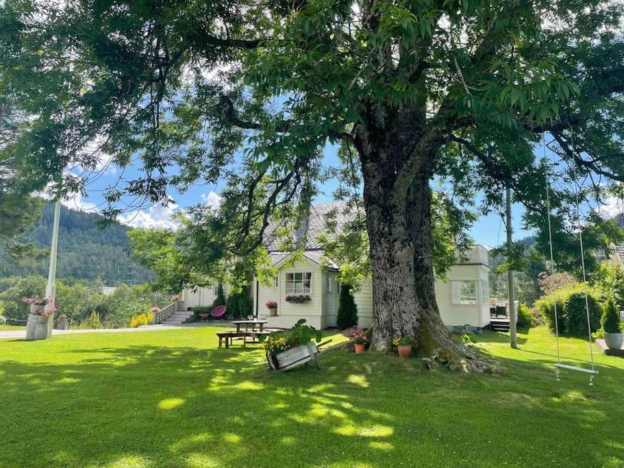 Nakkentunet - Familievennlig Hus Pa Gardstun. Orskog